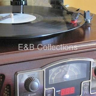 *** VENDIDO **** Gramófono clásico Ref . EBCL140 . Tocadiscos . Reproductor de vinilo - Imagen 2